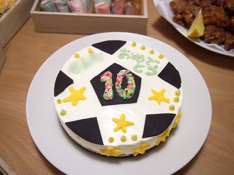 10才の誕生日　サッカーケーキ